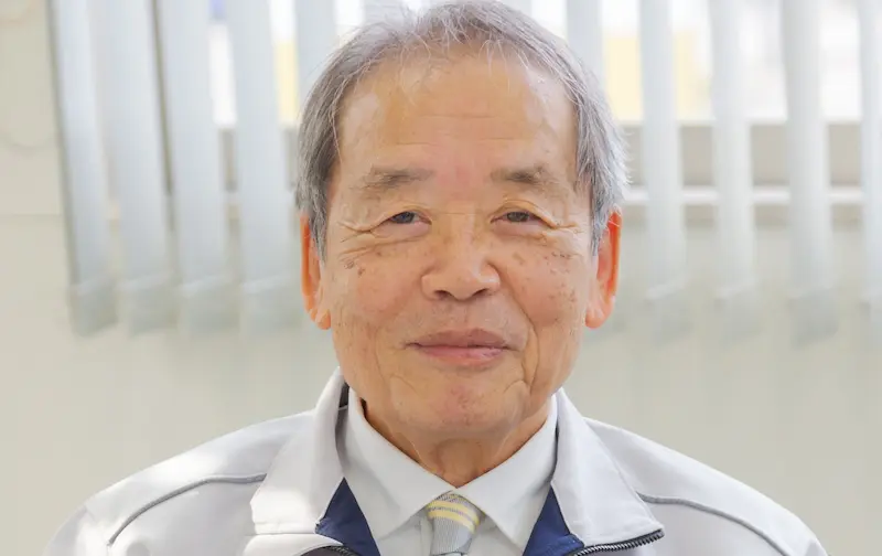 入社16年目、設備顧問の酢馬さん
(元設備部技師長・78歳)
たくましくなった若手社員に目を細める